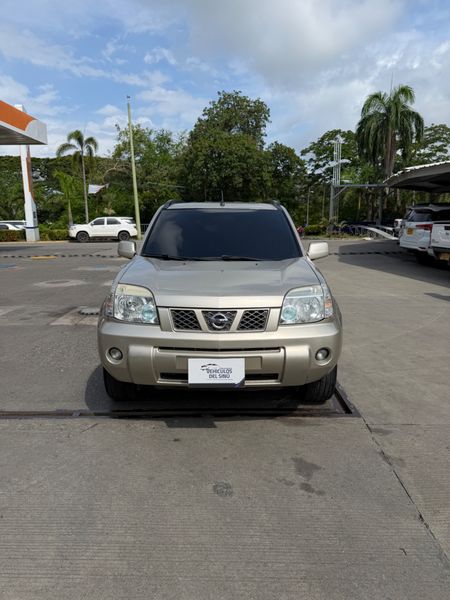 Nissan X-Trail 2.5cc 4x4 2012 - imagen secundaria 2