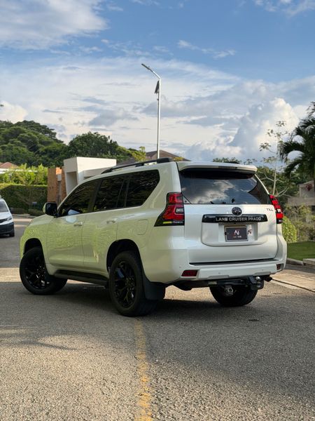 TOYOTA PRADO TXL  2022  4.0 GASOLINA  4x4 - imagen secundaria 1