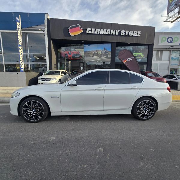 BMW Serie 5 2.0 520i F10 2015  105.300 km - imagen secundaria 1