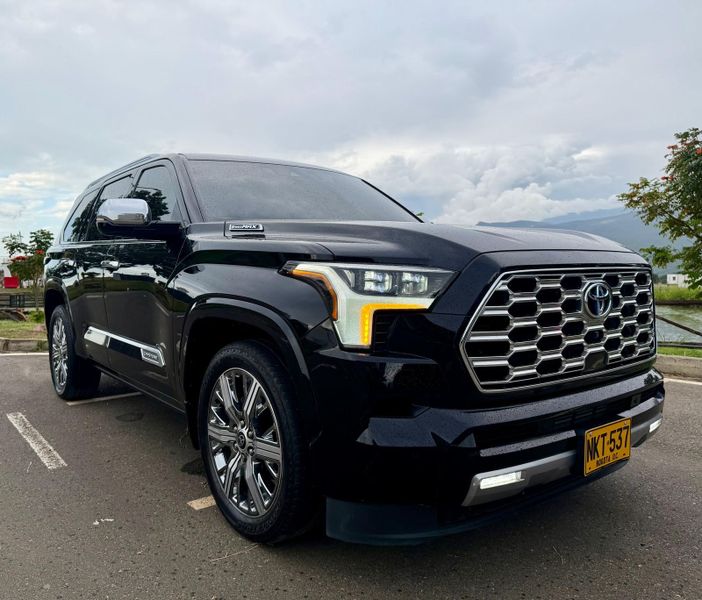 Toyota Sequioa Capstone Híbrida 2024 híbrida - imagen secundaria 2