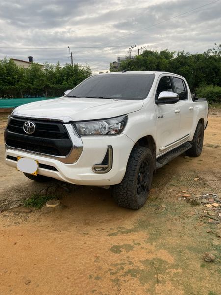 TOYOTA HILUX DIESEL 2.4 2021 - imagen secundaria 1