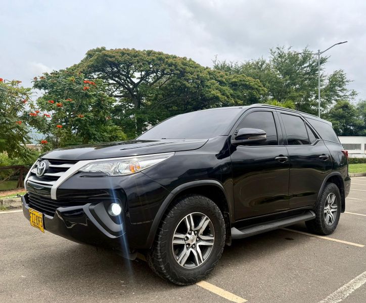 Toyota Fortuner SW4 2018 - imagen secundaria 1