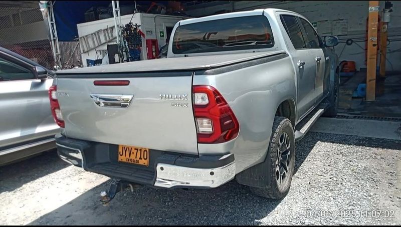 Toyota Hilux SRX 2021 - imagen secundaria 1