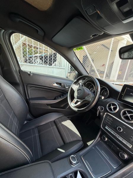 Mercedes Benz A200 - imagen secundaria 2