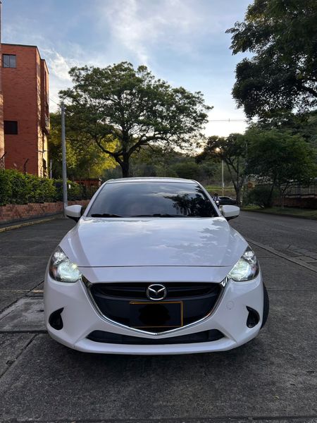 Mazda 2 Touring - imagen secundaria 1