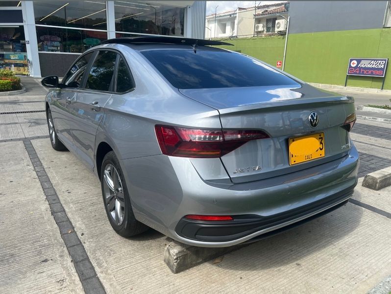 Volkswagen Jetta 1.4 Tsi Highline 2024 - imagen secundaria 2