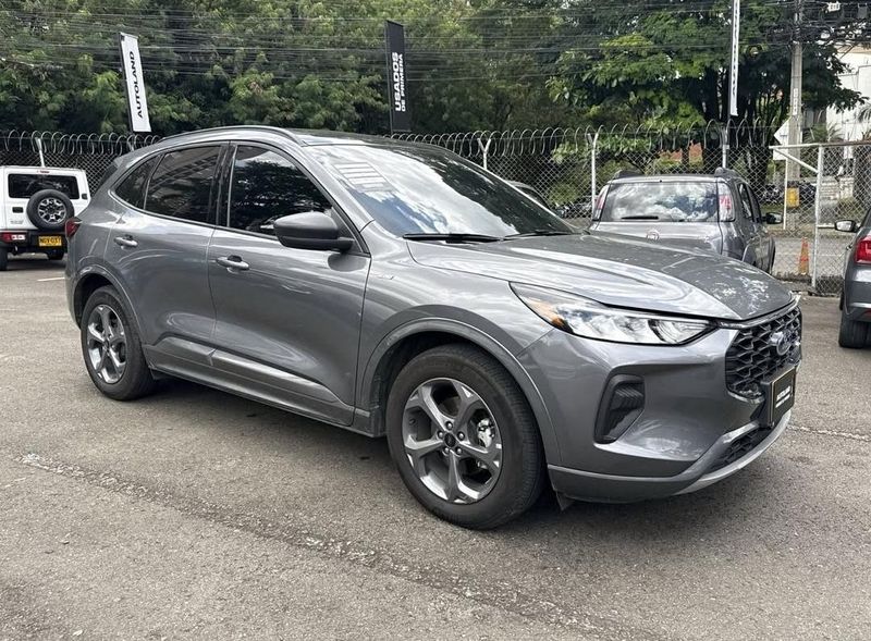 Ford Escape ST 2024 - imagen secundaria 2