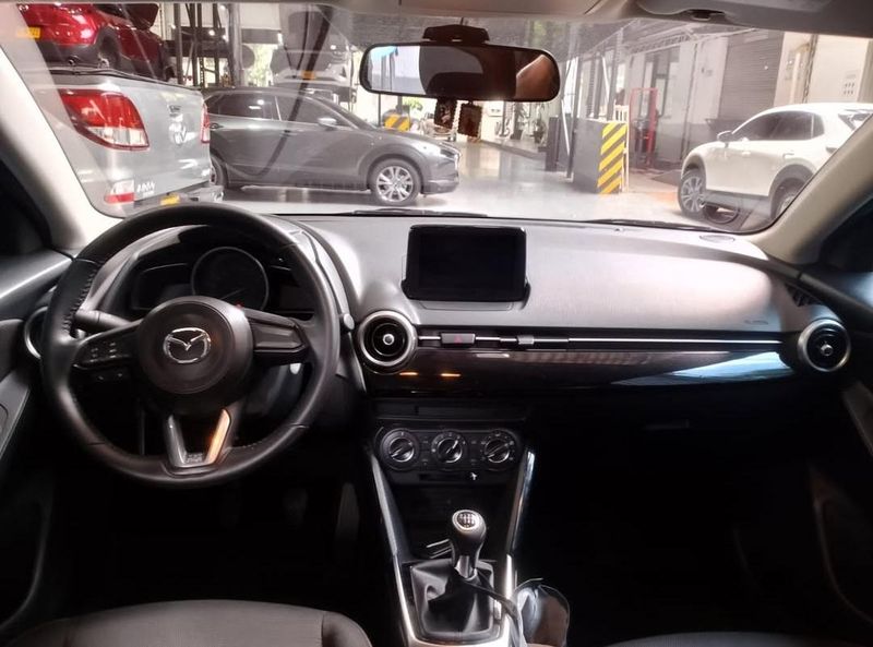 Mazda 2 Touring 2022 - imagen secundaria 2