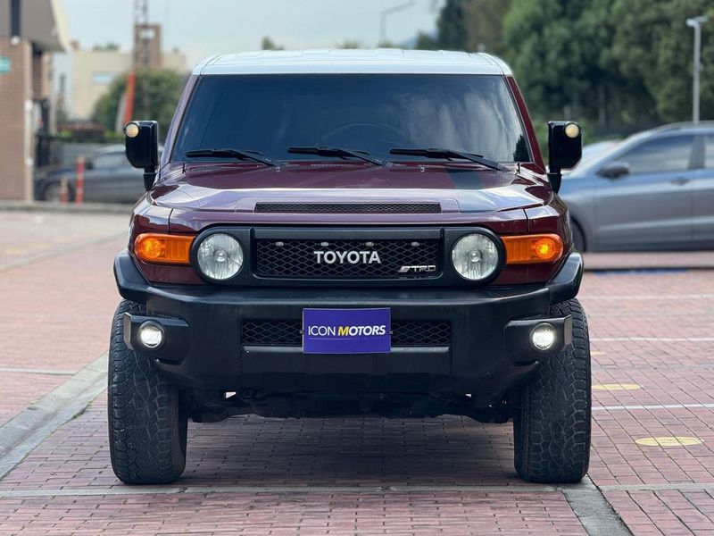 TOYOTA FJ CRUISER 2008 - imagen secundaria 1