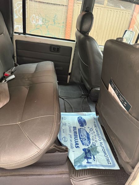 1997 Toyota Land Cruiser Serie J70 - imagen secundaria 2