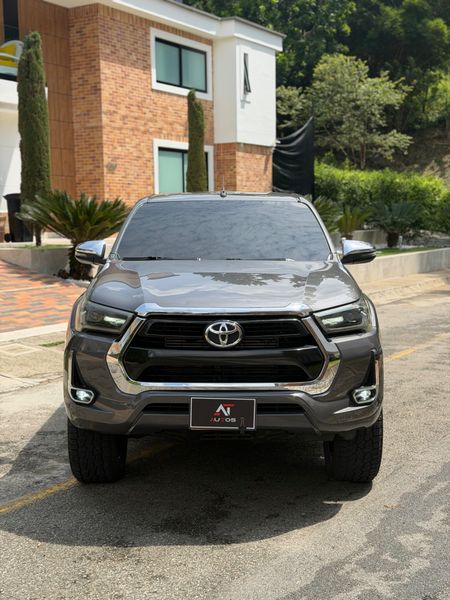 TOYOTA HILUX  2020  2.8 DIESEL AUT  BLINDAJE 2 - imagen secundaria 1