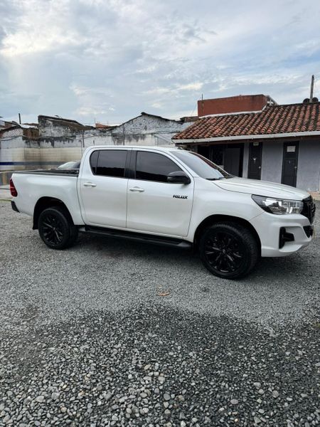 Toyota Hilux Srv 2019 4x4 automática - imagen secundaria 1