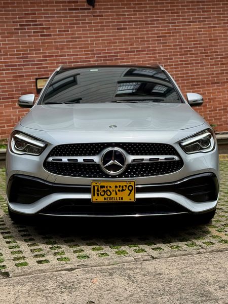 Mercedes Benz gla 200 amg LINE 2023 - imagen secundaria 1