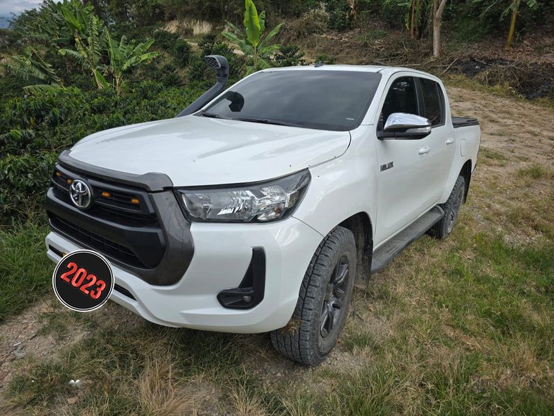 Toyota hilux 2.4cc diésel mecánica - imagen secundaria 2