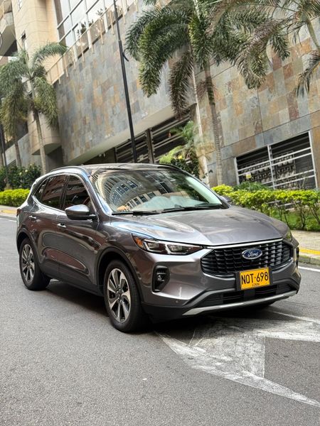 Ford Escape 2025 Híbrida Platinium - imagen secundaria 1