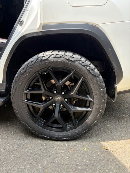 Toyota Lc 300 GR 2023 - imagen secundaria 2