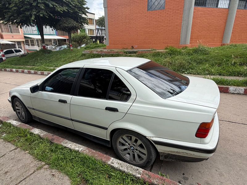 BMW 325i aut 1994 - imagen secundaria 2