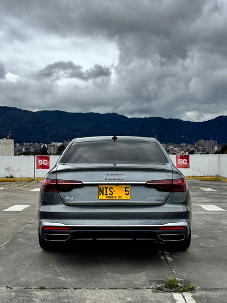Audi A4 45TFSI MHEV quattro - imagen secundaria 2
