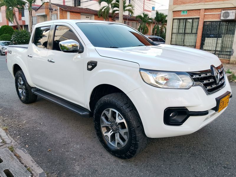 Renault alaskan Zen 2018 diésel 4x4 - imagen secundaria 1