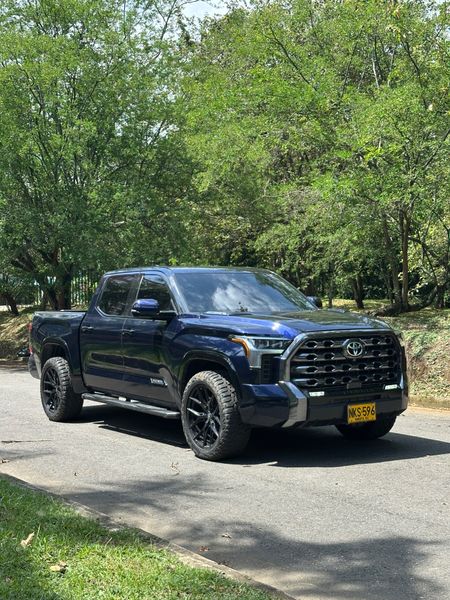 TOYOTA TUNDRA PLATINUM 2022 - imagen secundaria 2