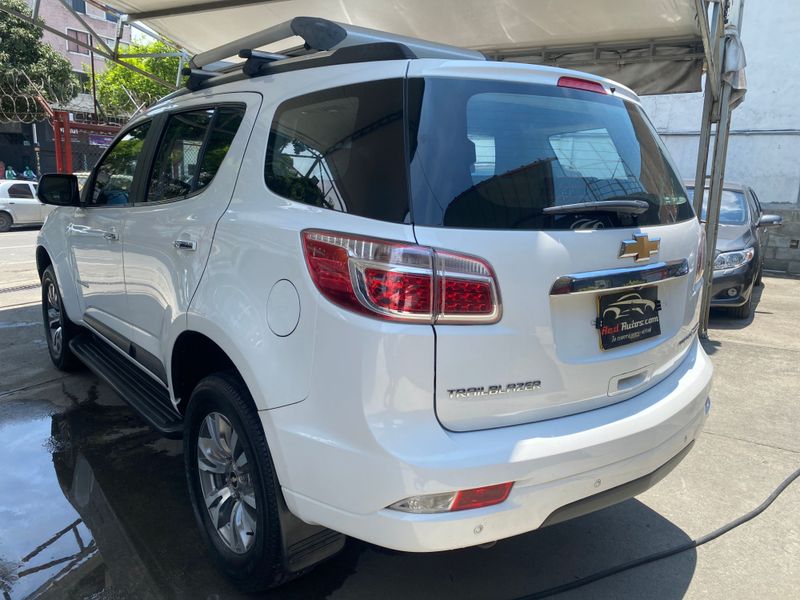 CHEVROLET TRAILBLAZER 2.8 DIESEL 4X4 2020 - POCO KM - imagen secundaria 2