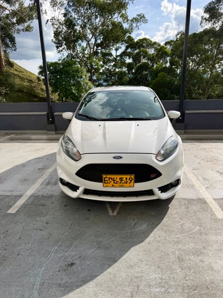 Ford Fiesta ST - imagen secundaria 2