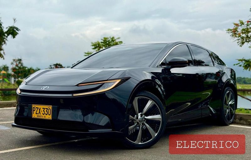 Toyota bZ5 S-Mart 100 eléctrico 2025