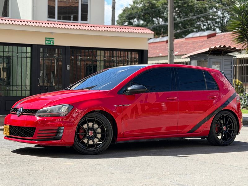 Volkswagen Golf GTI MK7 - imagen secundaria 1