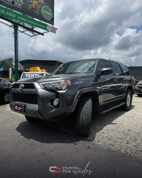 Toyota 4Runner SR5 - imagen secundaria 2