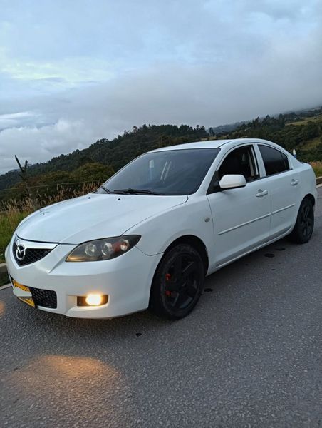 Mazda 3 full equipo - imagen secundaria 1
