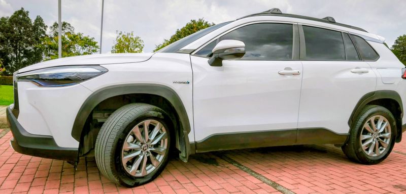 Toyota Corolla Cross XEI hibryd 2024 - imagen secundaria 1