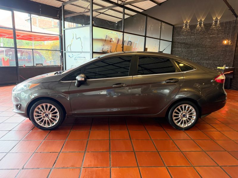 Ford Fiesta Titanium sedan Automático 2016. - imagen secundaria 1