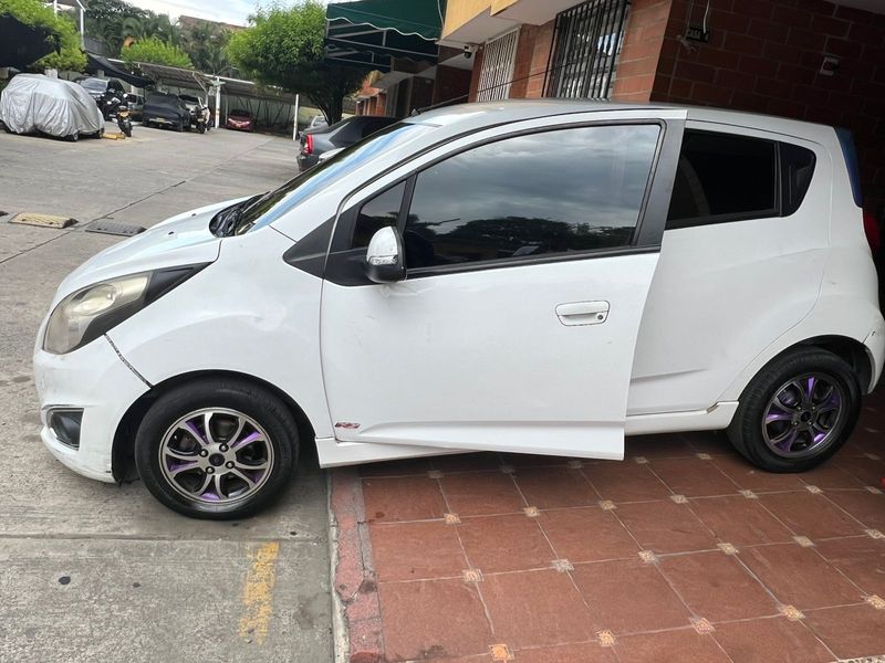CHEVROLET SPARK GT RS 2014 - imagen secundaria 1