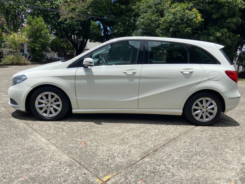 Mercedes Benz B180 2013 - imagen secundaria 1