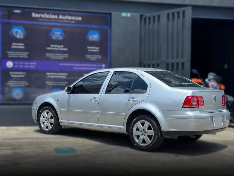 Volkswagen Jetta 2.0 Trendline 2013 - imagen secundaria 1