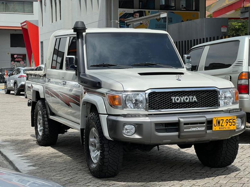 Toyota land cruiser lc79 árabe - imagen secundaria 1