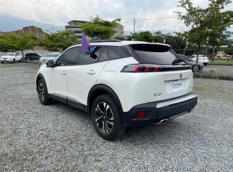 Peugeot 2008 Allure 2021 - imagen secundaria 2