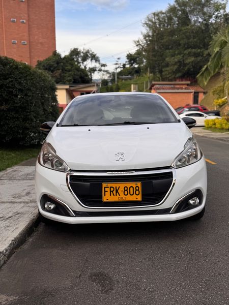 Peugeot 208 active 2018 - imagen secundaria 1