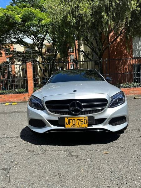 Mercedes Benz C180 2017 - imagen secundaria 1