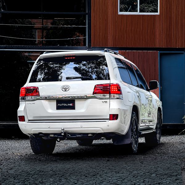 Toyota Land Cruiser LC200 VX 2014 - imagen secundaria 2