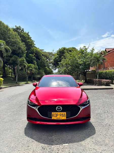 Mazda 3 GRAND TOURING - imagen secundaria 1