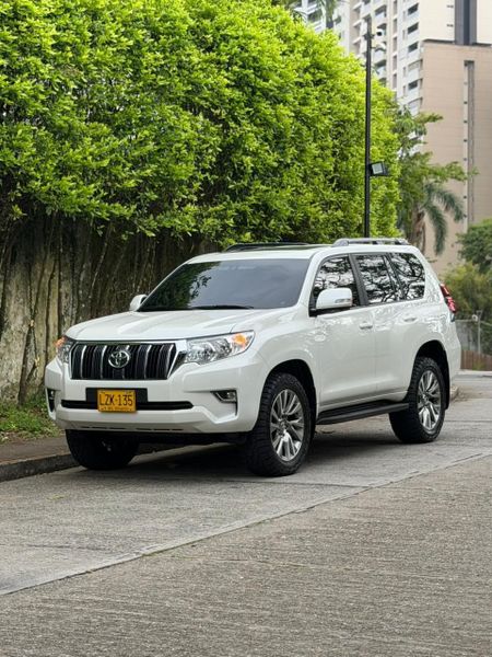 TOYOTA PRADO TXL  2023  2.8 DIESEL  4x4 - imagen secundaria 1