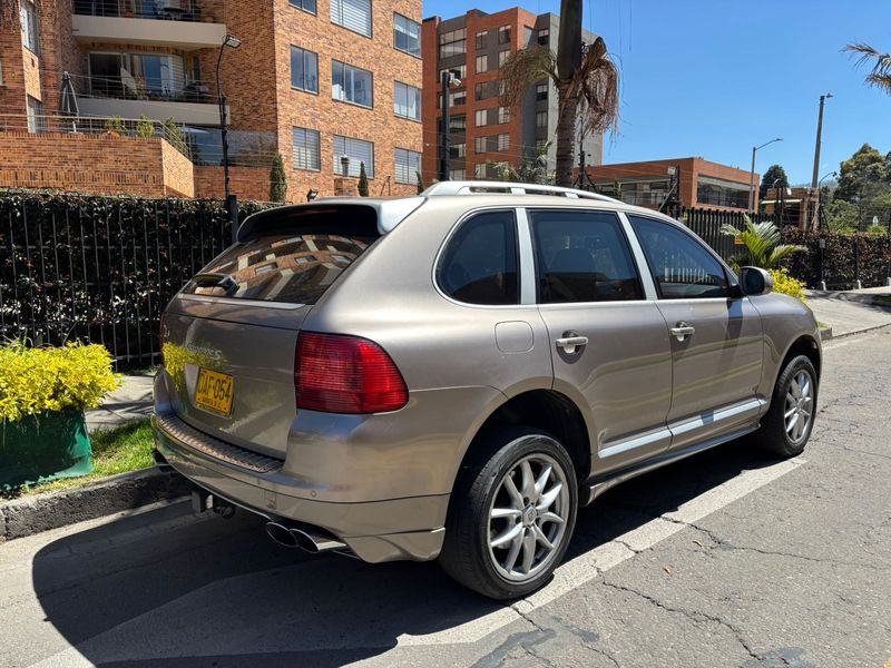 PORSCHE Cayenne S V6 - imagen secundaria 2