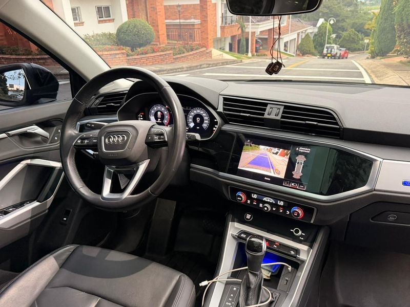 Audi Q3  2021 35 TFSI Turbo - imagen secundaria 2