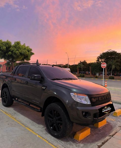 Ford Ranger Limited full equipo - imagen secundaria 1