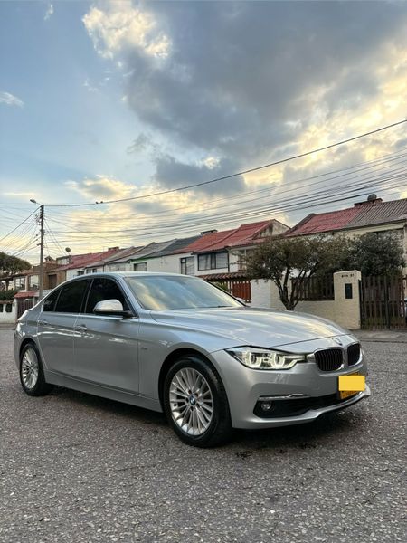 BMW 320I Luxury 2017 - imagen secundaria 1