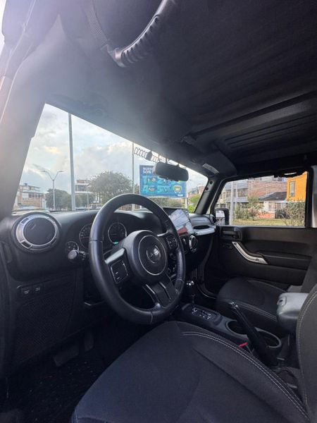 Jeep Wrangler Unlimited Rubicon 2015 - imagen secundaria 2
