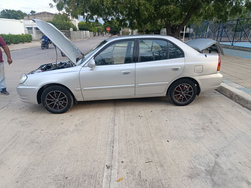 Hyundai Gyro - imagen secundaria 1