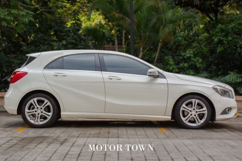 MERCEDES BENZ A200 2015 - imagen secundaria 1