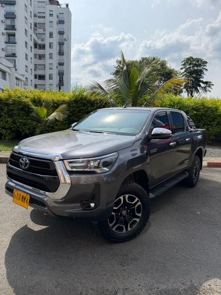 Toyota hilux SRX 2023 DIESEL - imagen 1